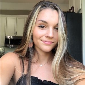 Meet your Posher, Caitlyn